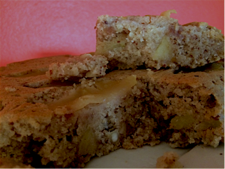 Gateau aux pommes et aux dattes